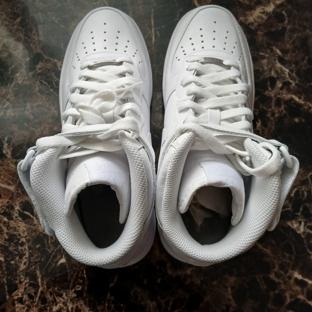 Nike Air Force 1 '07 Mid Streetwear/Lifestyle Shoes Size 7 Men/8.5 Women - Picture 7 of 14